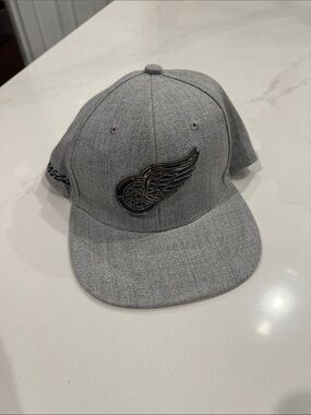 Detroit Red Wings Gray SnapBack Motor City Casino Hat